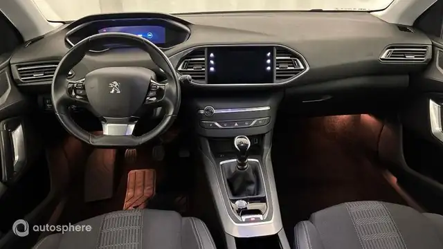 Peugeot 308 view 11