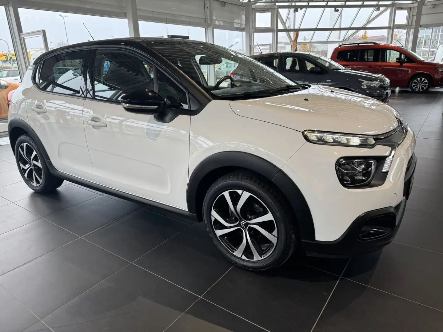 Citroen C3 Shine Pack 83PS *Kamera * Navigation Weiß - 2