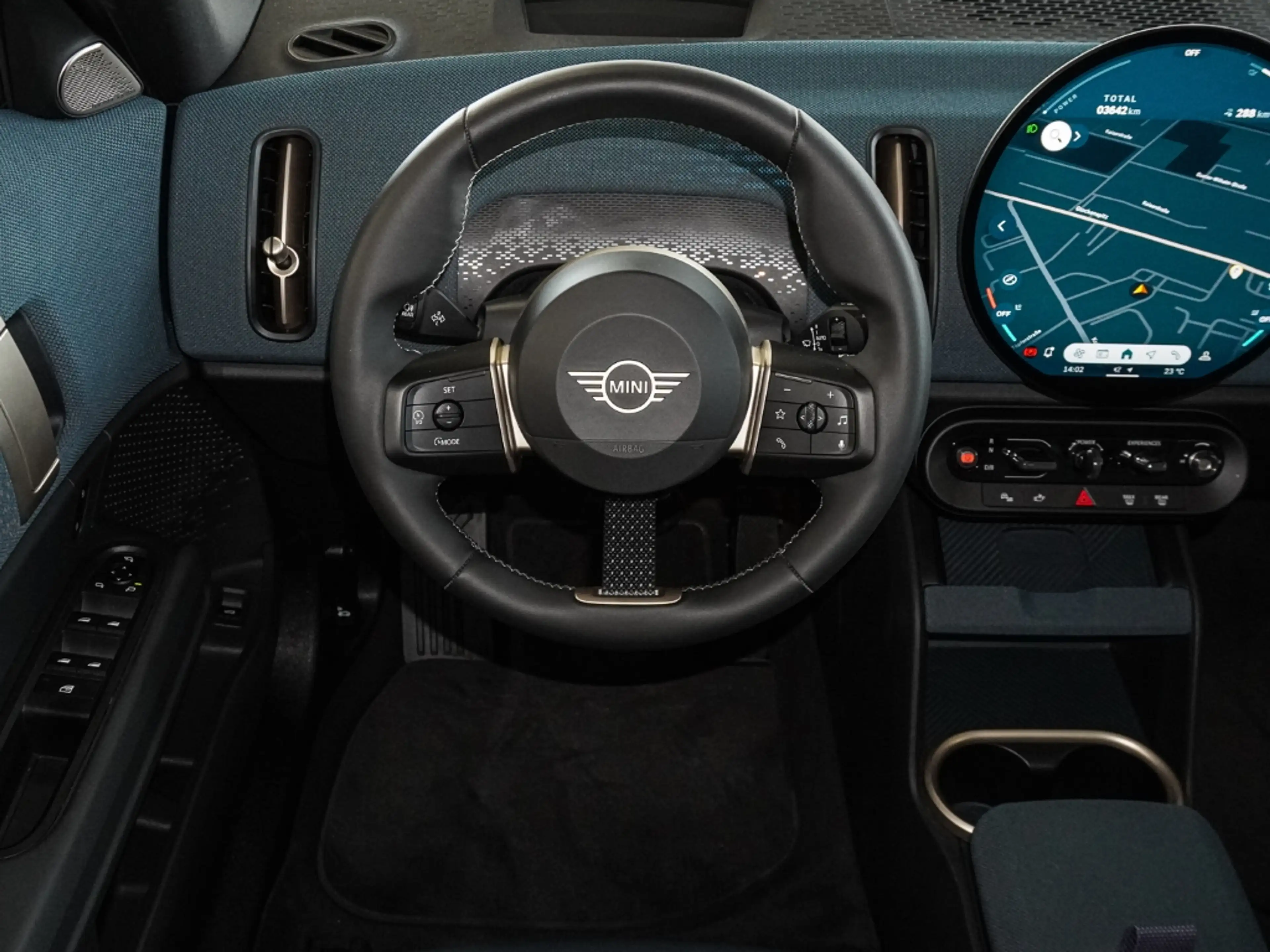 MINI Cooper SE Countryman Favoured Trim HUD El. Panodach Navi Soundsystem Ha — photo 12