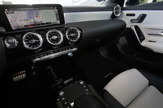 Mercedes-Benz CLA view 12