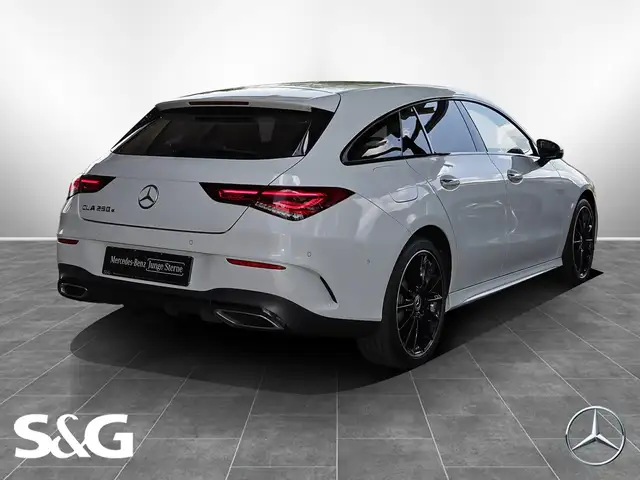 Mercedes-Benz CLA view 4