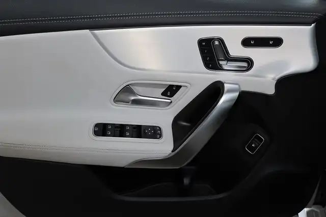 Mercedes-Benz CLA view 14
