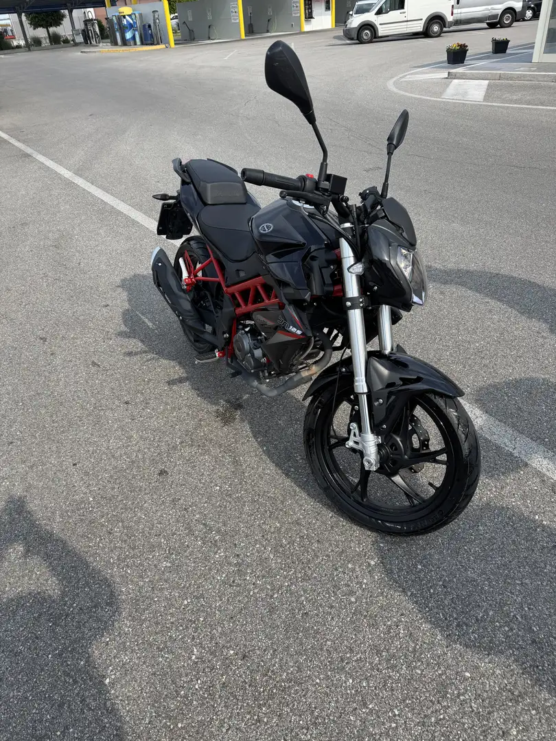 Benelli 125 Sport nero - 2