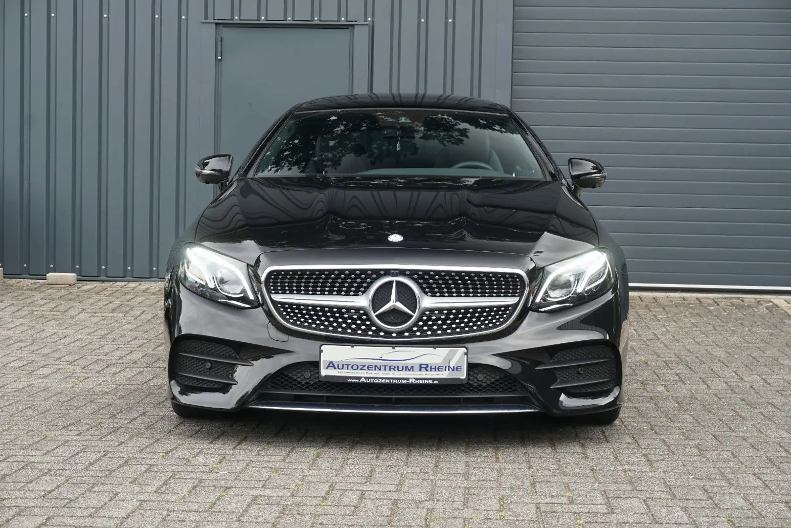 Mercedes-Benz E 220 d AMG Pano Widescr Burmester Pano 360° 1.Hd Noir - 2