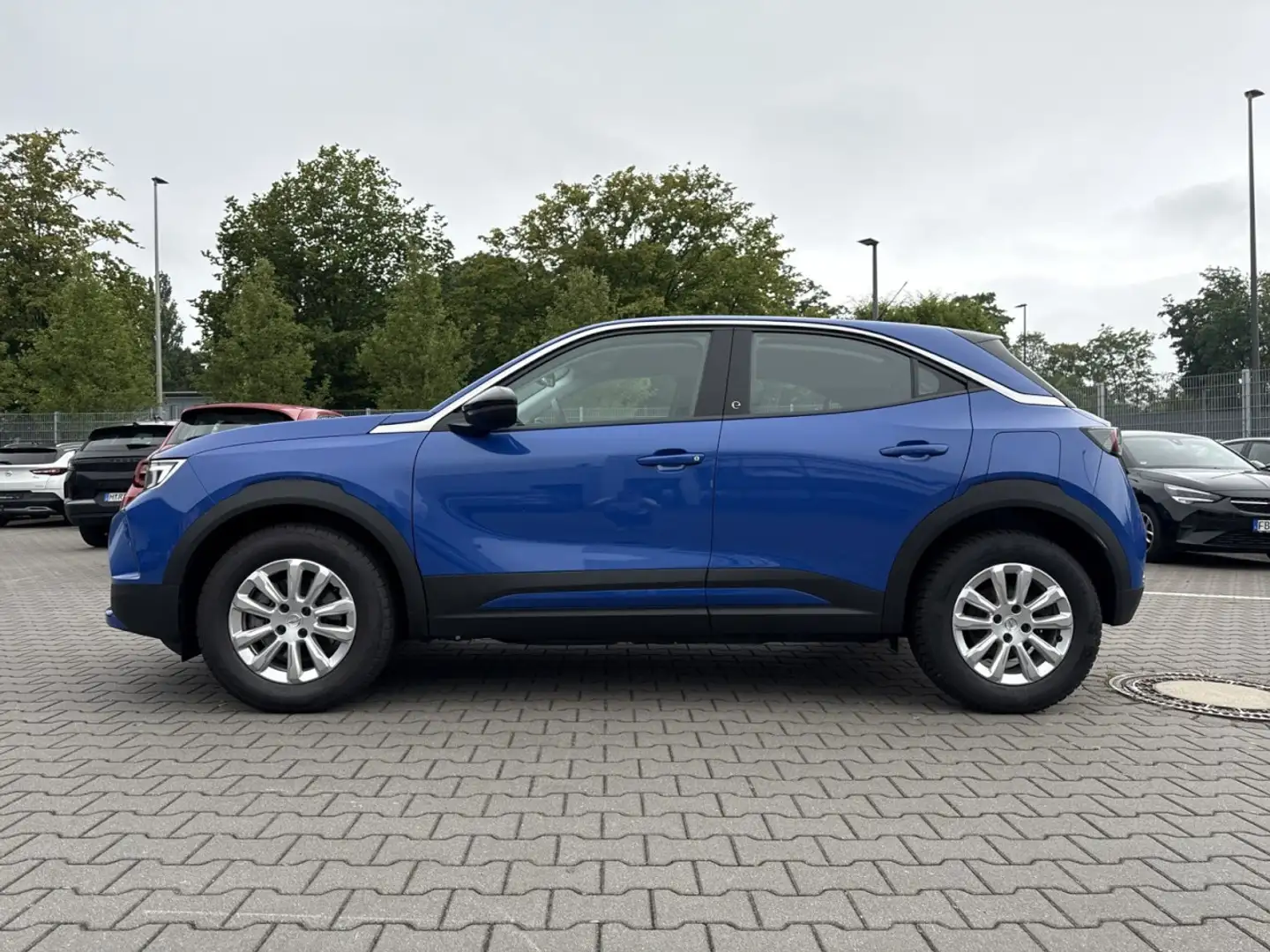Opel Mokka-E *11kW/Abstandtempomat/Keyless* Синий - 2