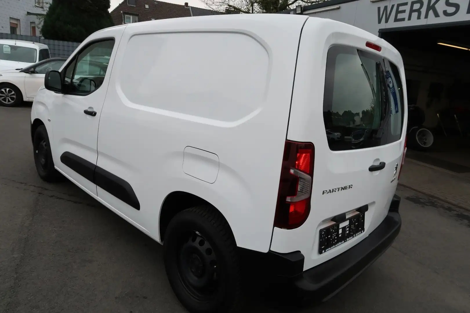 Peugeot Partner Premium L1 # Navi # Regalsystem Weiß - 2