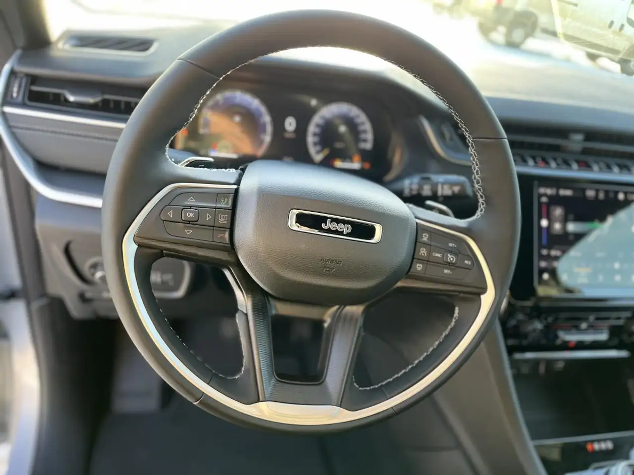 Jeep Grand Cherokee снимка Jeep Grand Cherokee