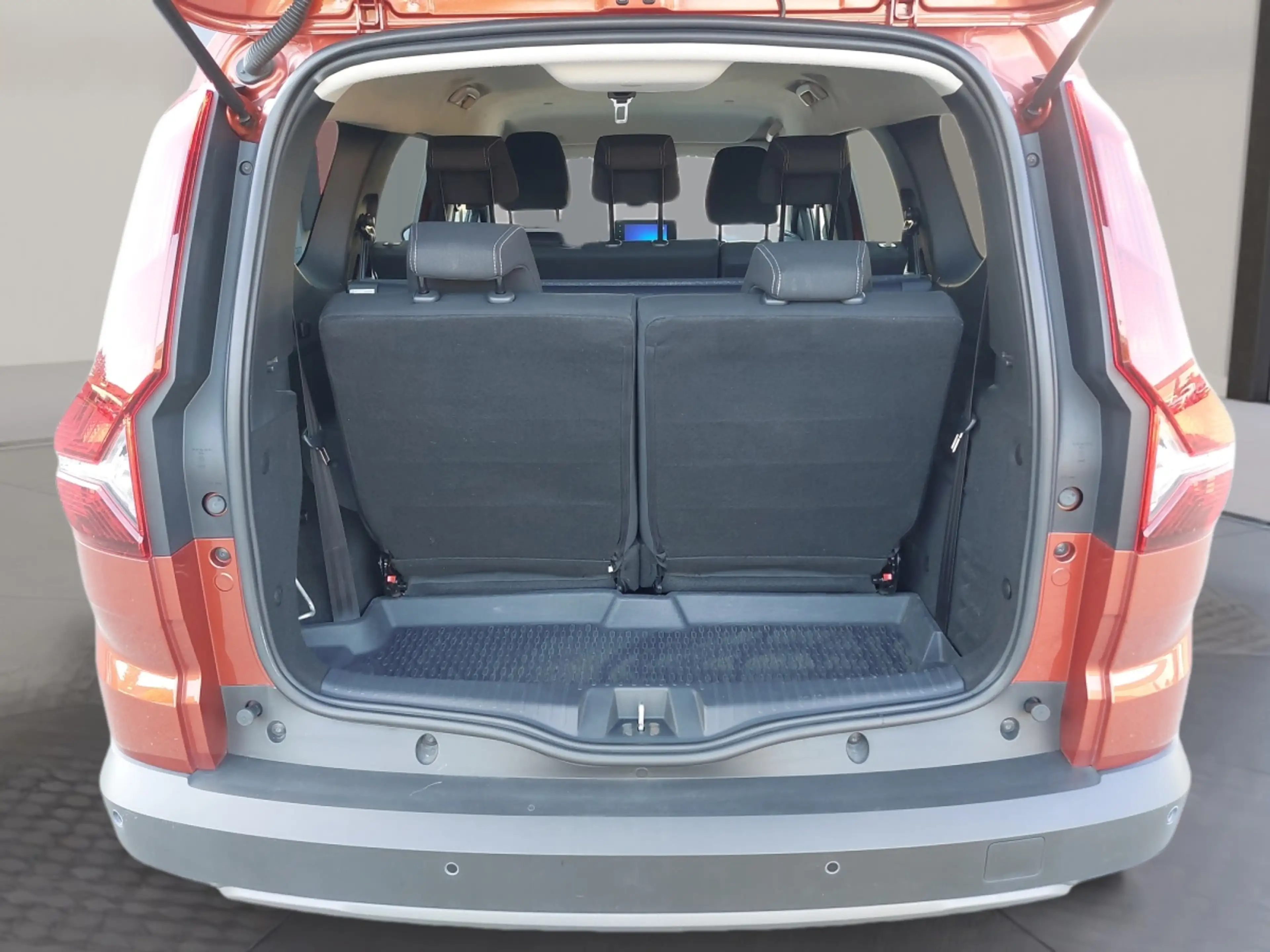 Dacia Jogger Extreme TCe 110 7-Sitzer — photo 12