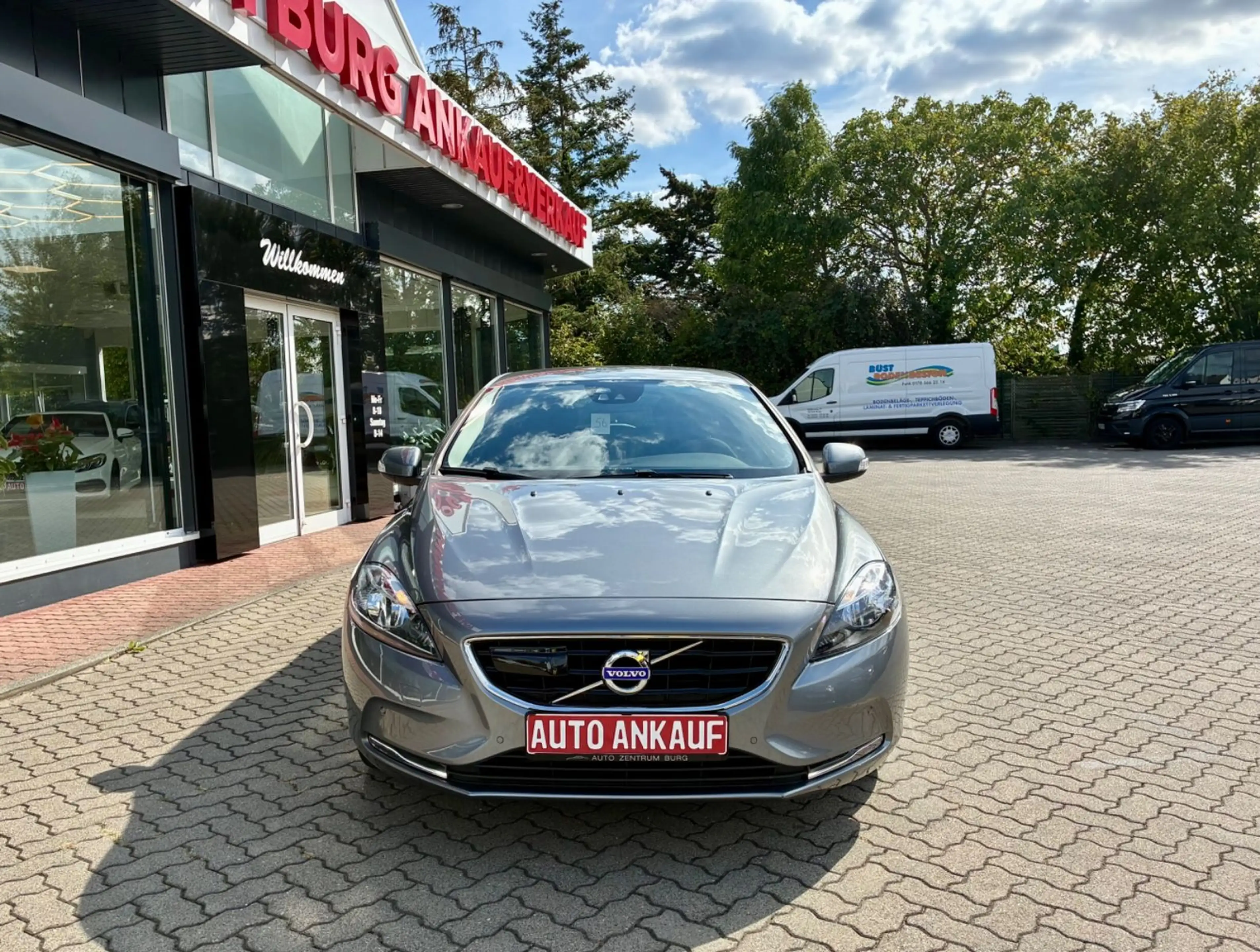 Volvo V40 Kinetic 2.0l D Automatik Navi Tempomat AHK — photo 3