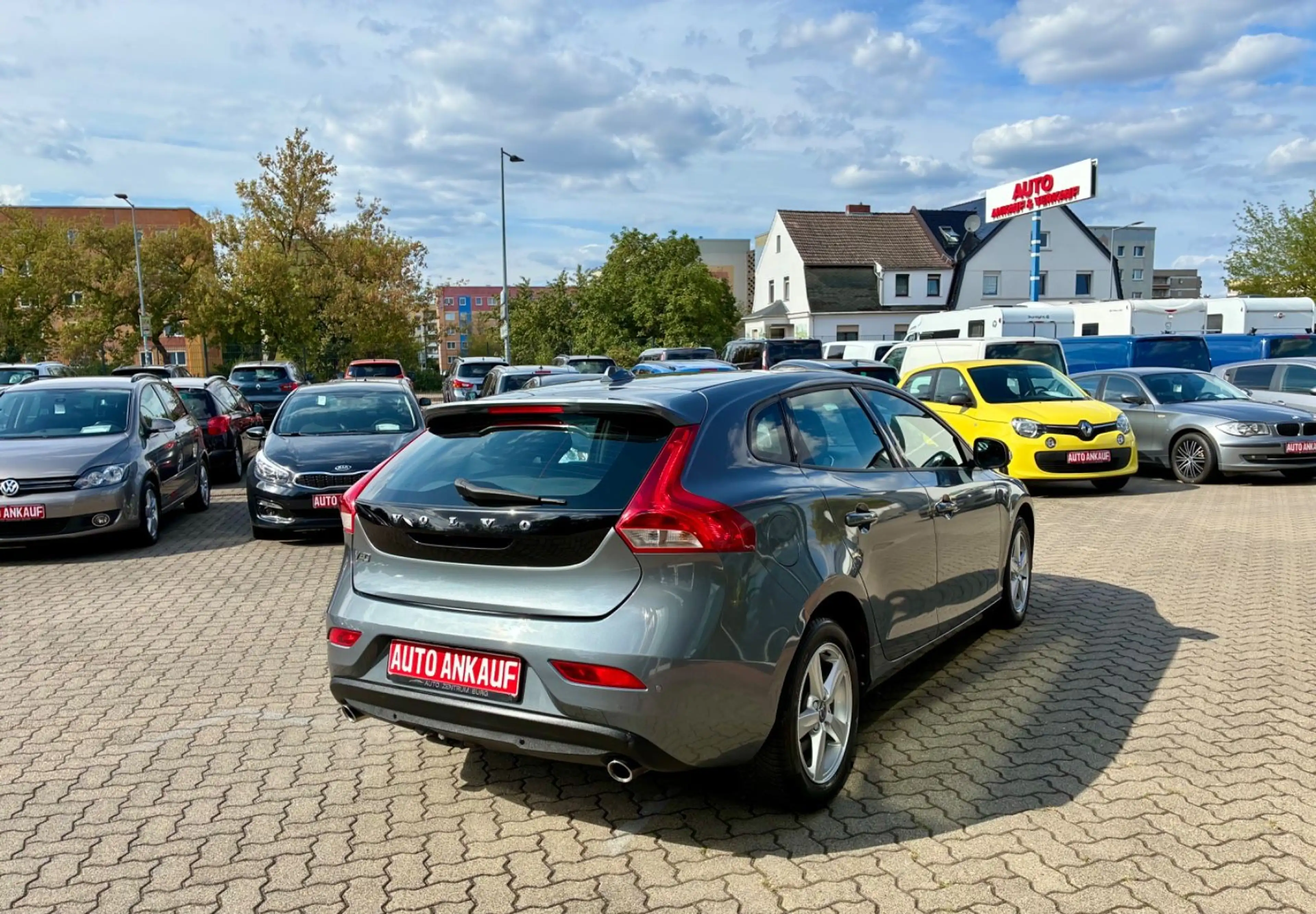 Volvo V40 Kinetic 2.0l D Automatik Navi Tempomat AHK — photo 5