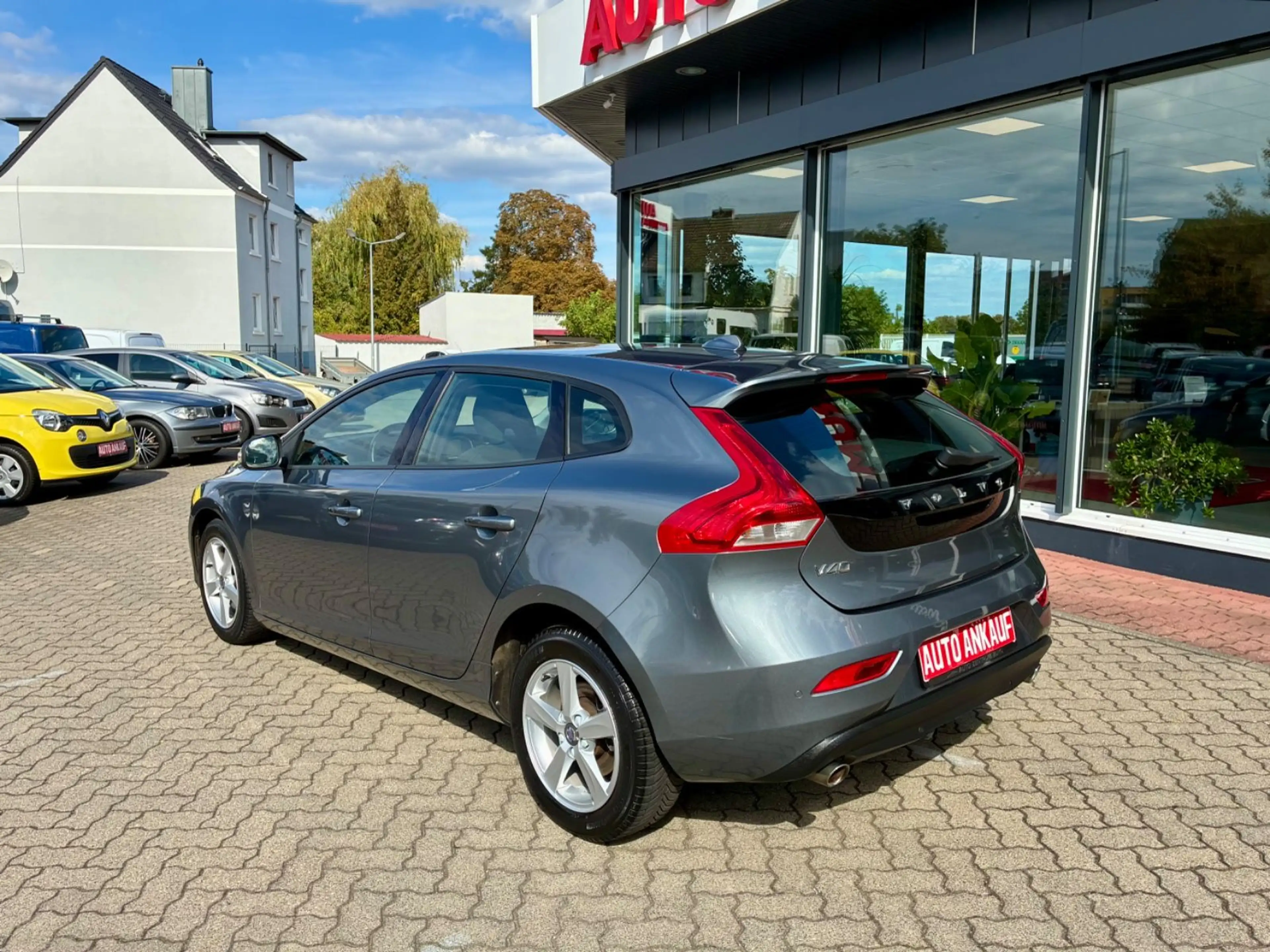Volvo V40 Kinetic 2.0l D Automatik Navi Tempomat AHK — photo 7