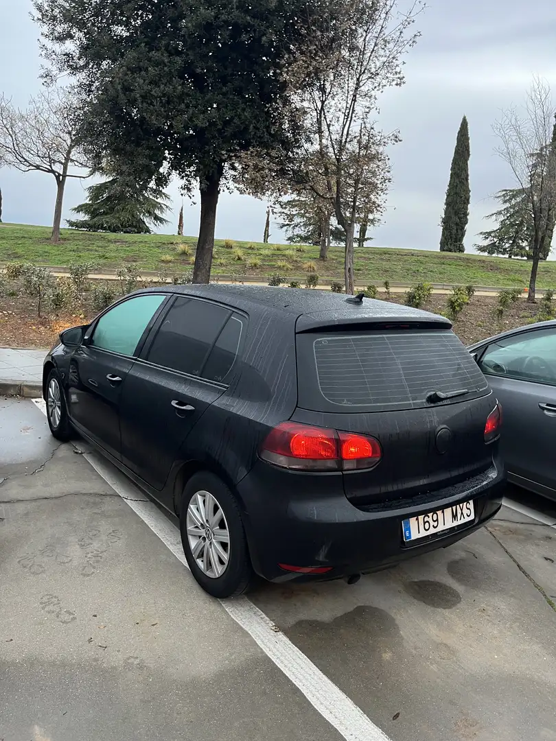 Volkswagen Golf - 1