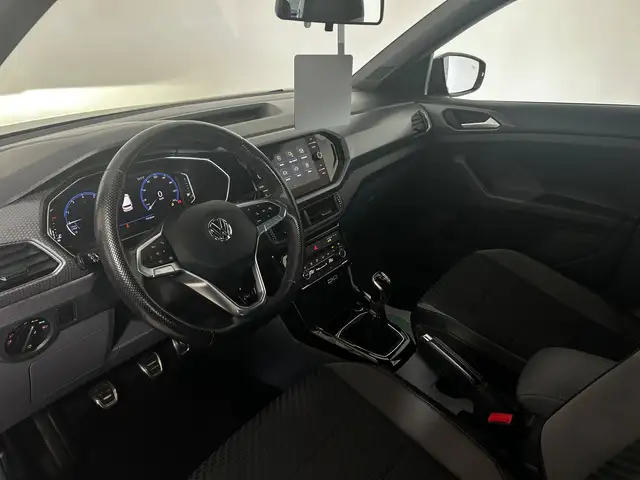 Volkswagen T-Cross view 8