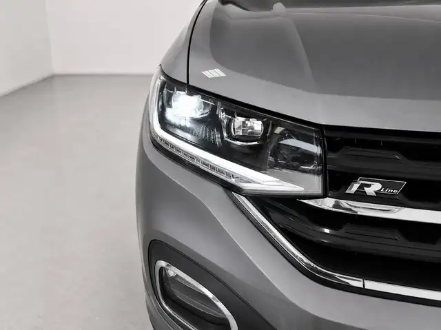 Volkswagen T-Cross view 4