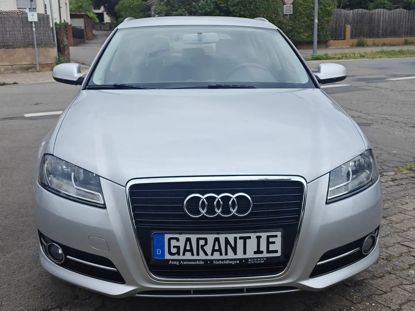 Audi A3 1.4 TFSI Attraction,HU/AU & KD Neu Silber - 2