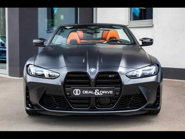 BMW M4 view 5