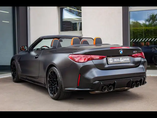 BMW M4 view 3