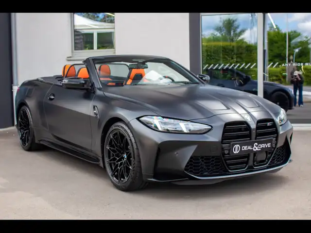 BMW M4 view 6
