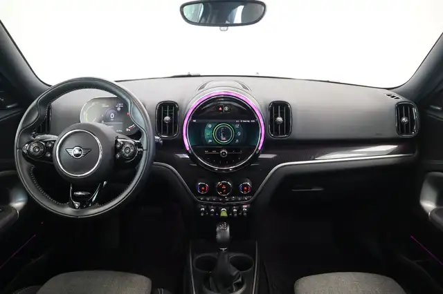 Mini Countryman view 6