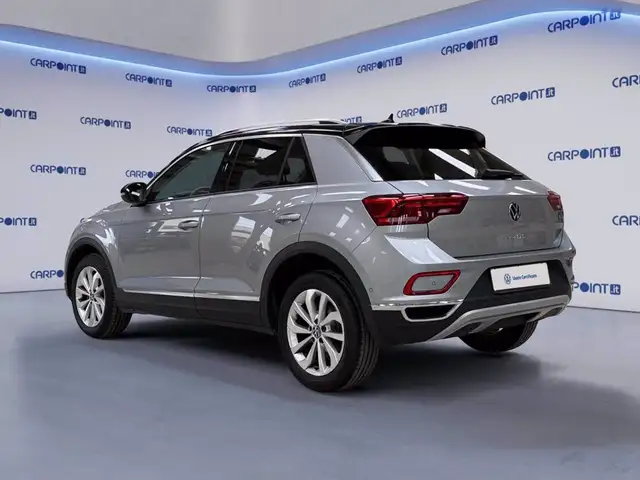 Volkswagen T-Roc view 5