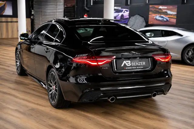 Jaguar Xe view 12
