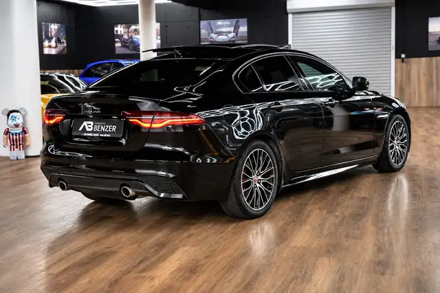 Jaguar Xe view 9