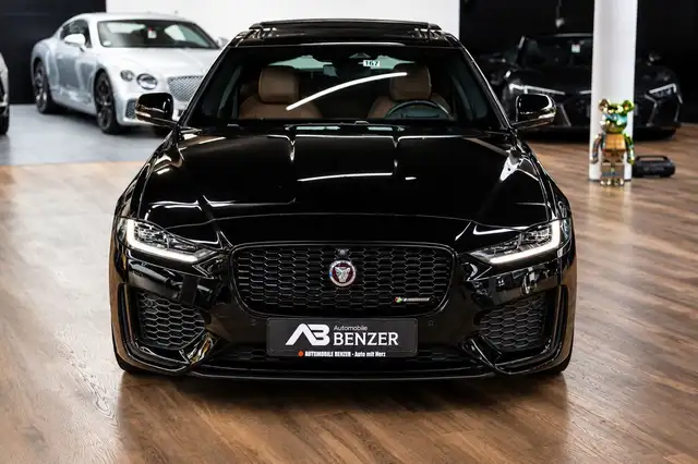 Jaguar Xe view 5