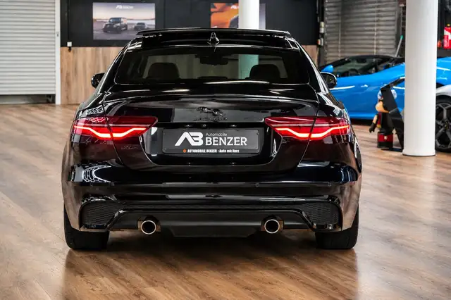 Jaguar Xe view 10