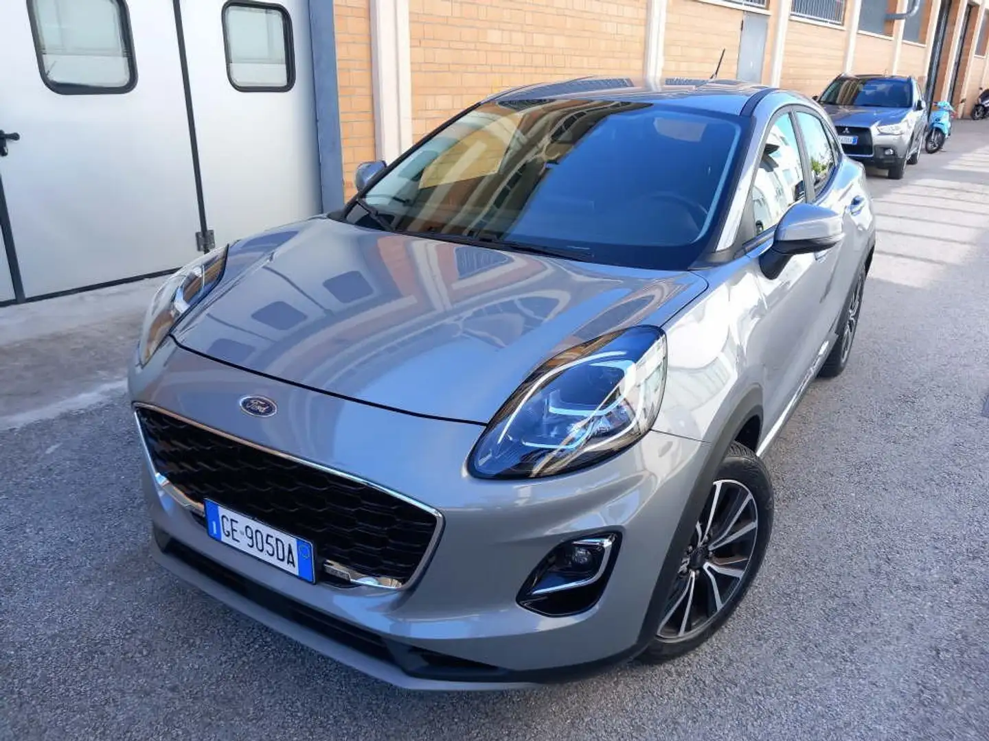 Ford Puma 1.5 ecoblue Titanium s Grijs - 1