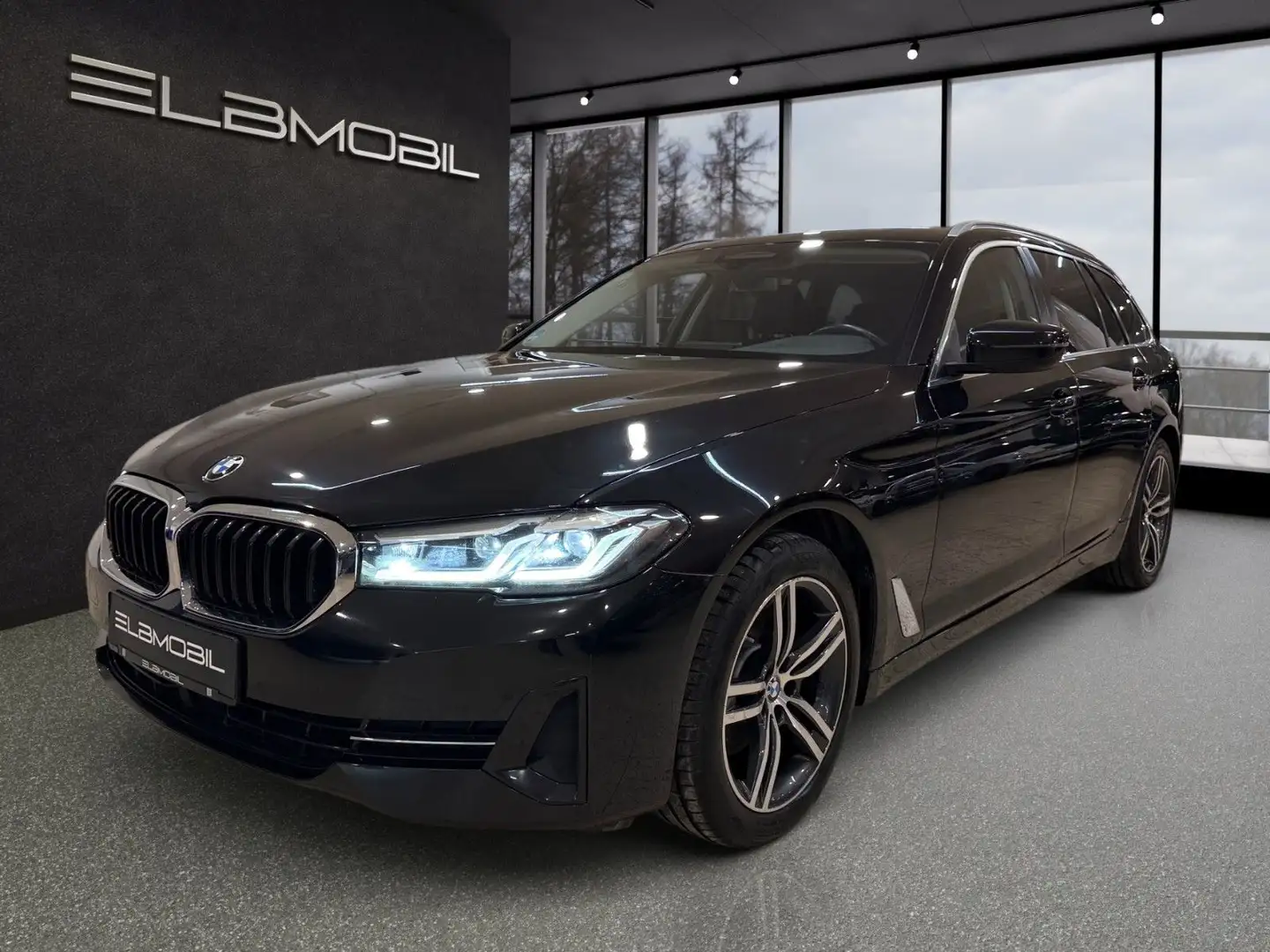 BMW 520 d Touring,Adap.LED,AHK,Luftfeder,1H,Sports. Schwarz - 2