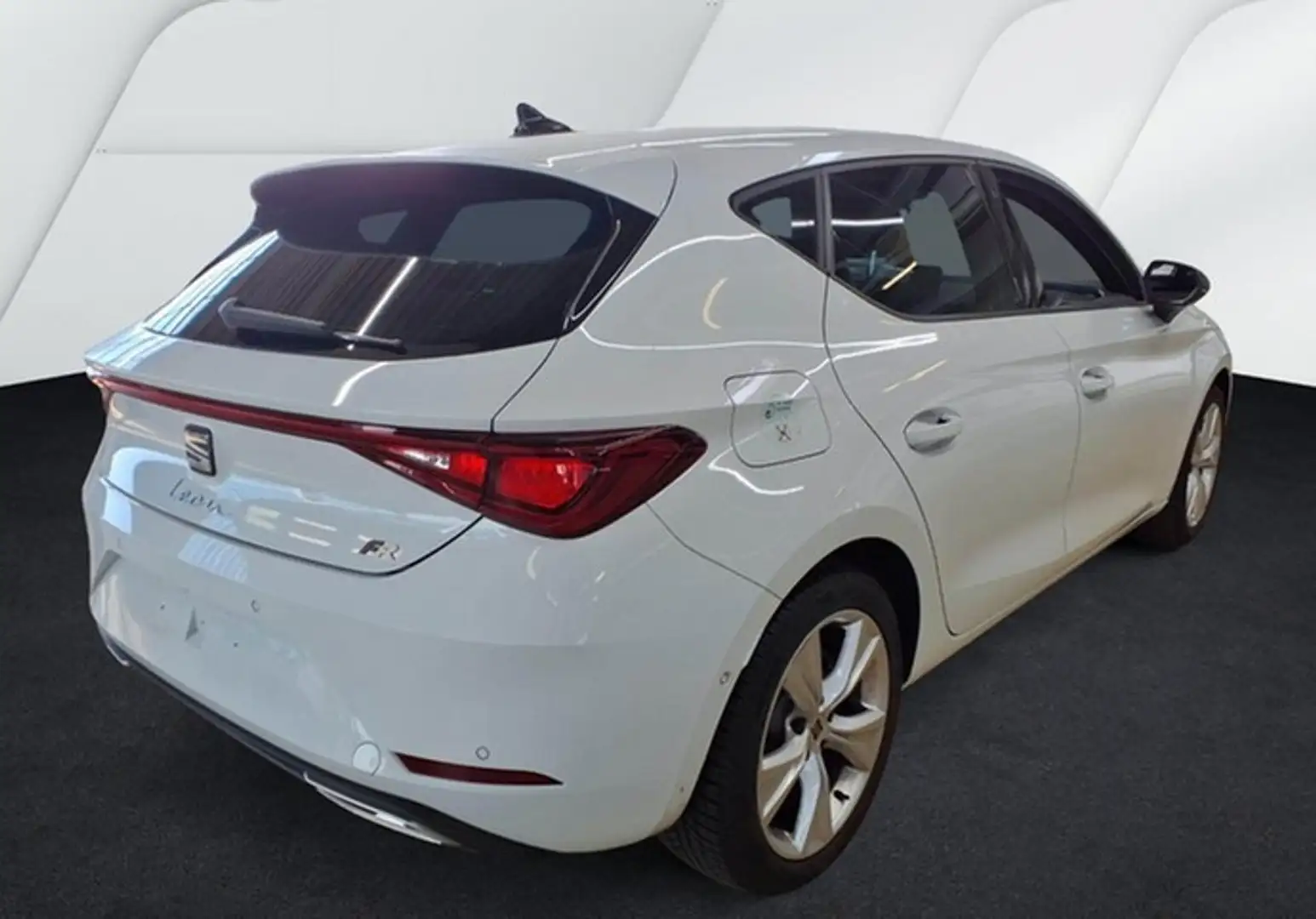 SEAT Leon 1.5 eTSI FR NAVI+RFK+ACC Weiß - 2