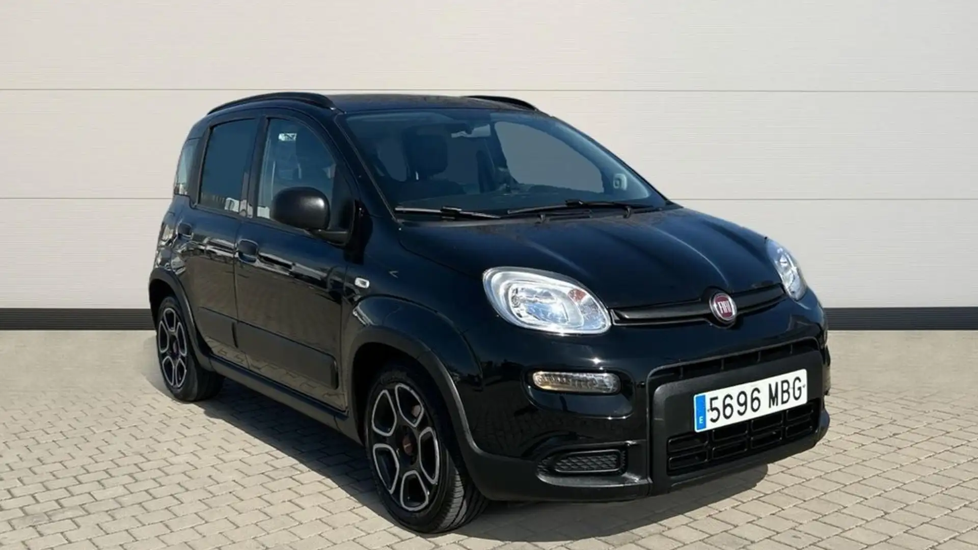 Fiat Panda 1.0 MHEV CITY LIFE 70 5P Negro - 1