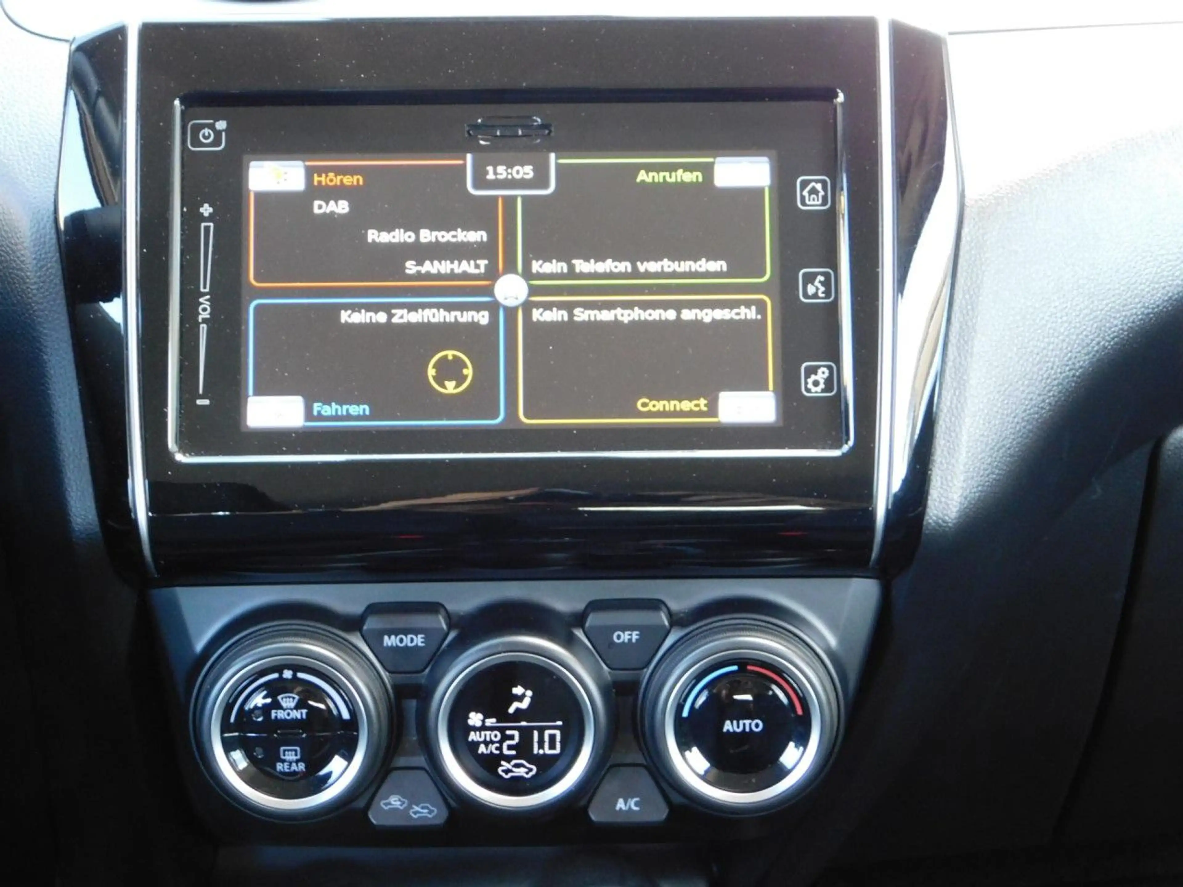 Suzuki Swift 1.2 4x2 Comfort+ Mild-Hybrid Dualjet 5D 5M/T — photo 14