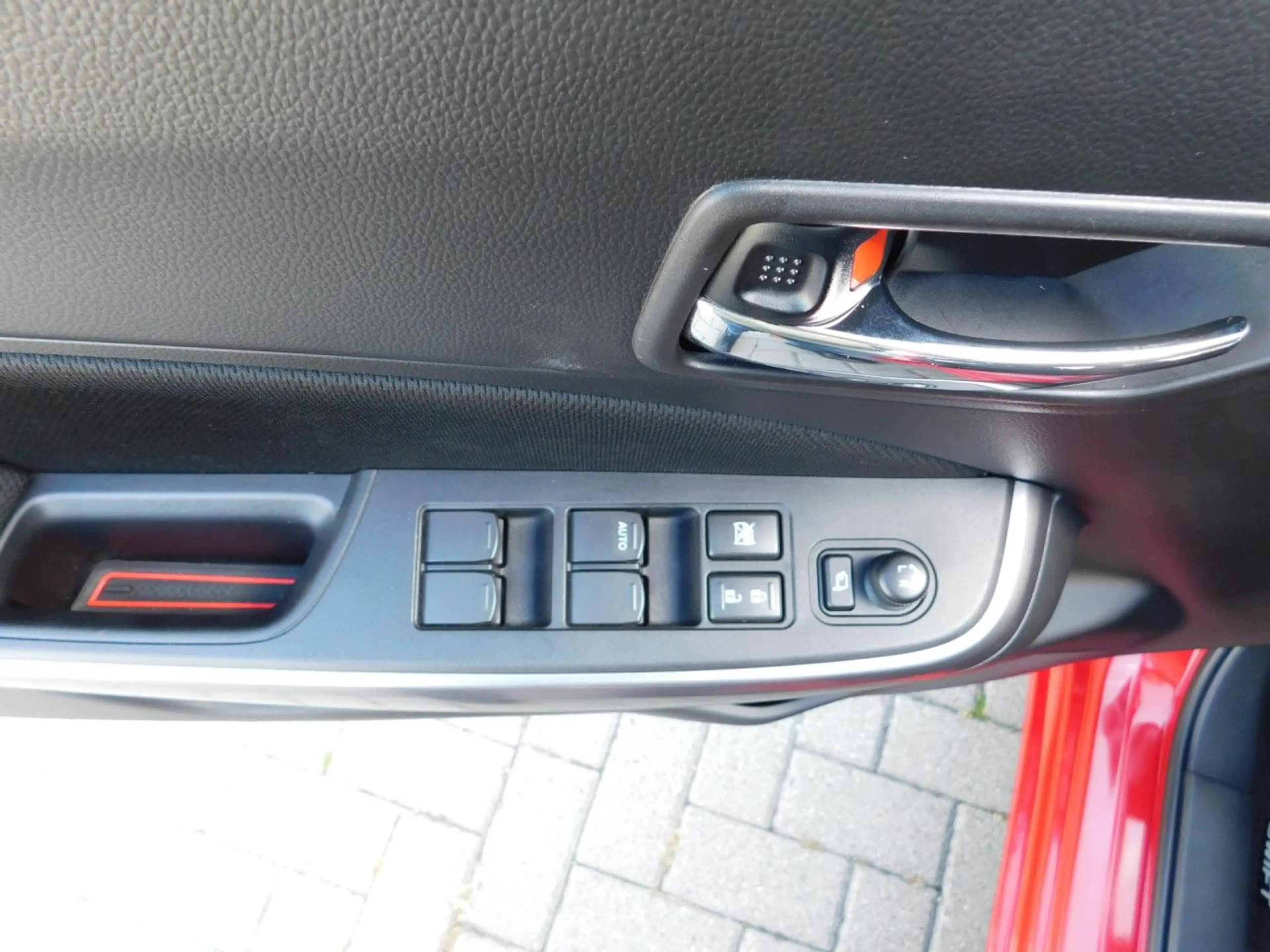 Suzuki Swift 1.2 4x2 Comfort+ Mild-Hybrid Dualjet 5D 5M/T — photo 8
