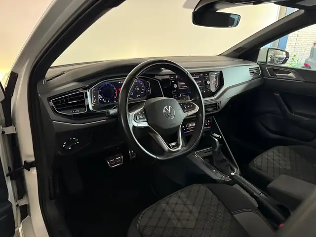 Volkswagen Polo view 9
