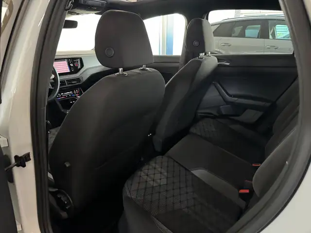 Volkswagen Polo view 28