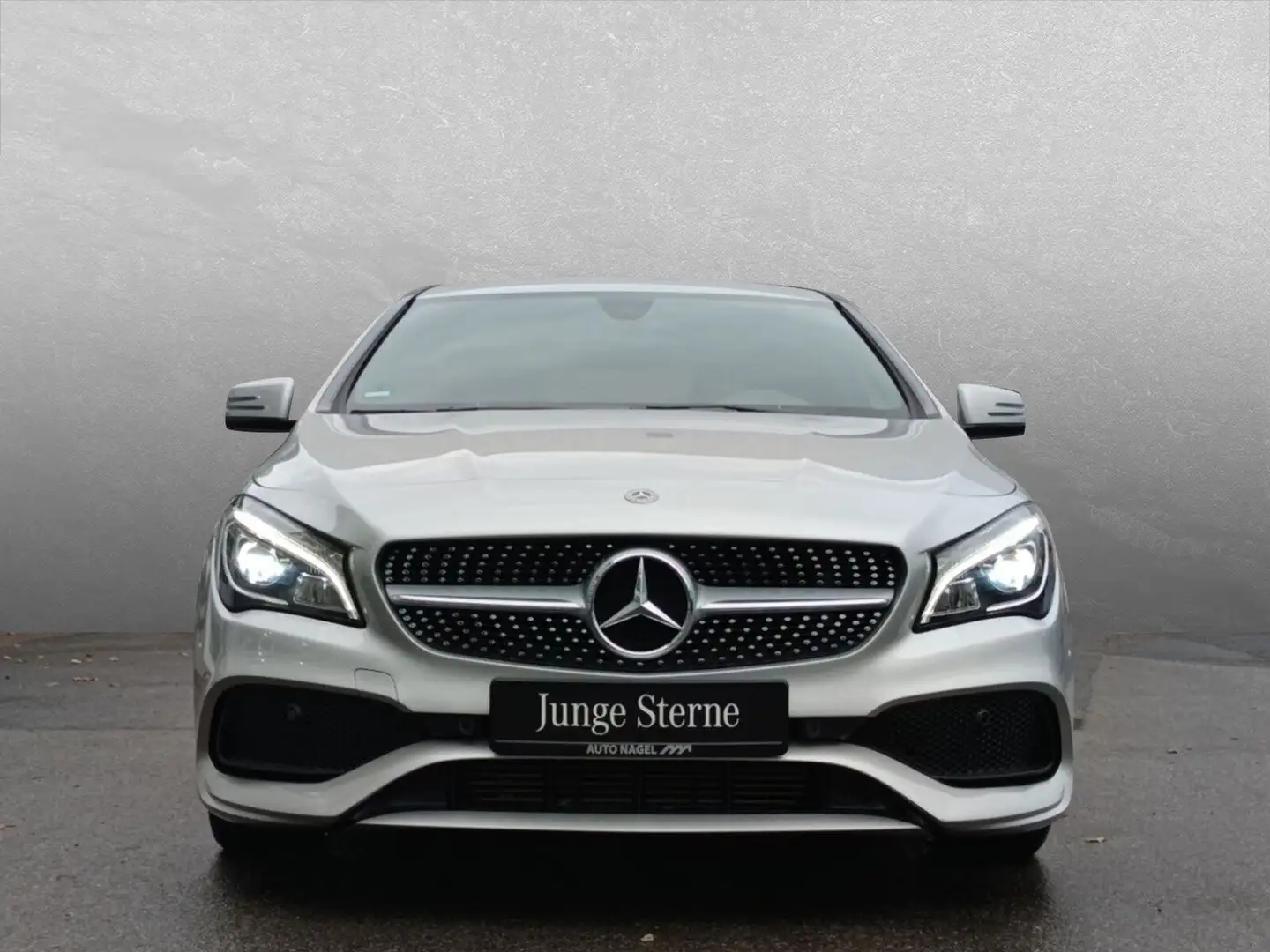 Mercedes-Benz CLA 220 CLA 220 Shooting Brake AMG Line 4Matic Standhzg. Silber - 2