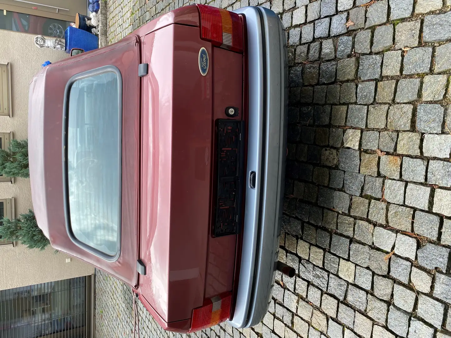 Ford Escort Escort XR3i Highlight Rot - 1