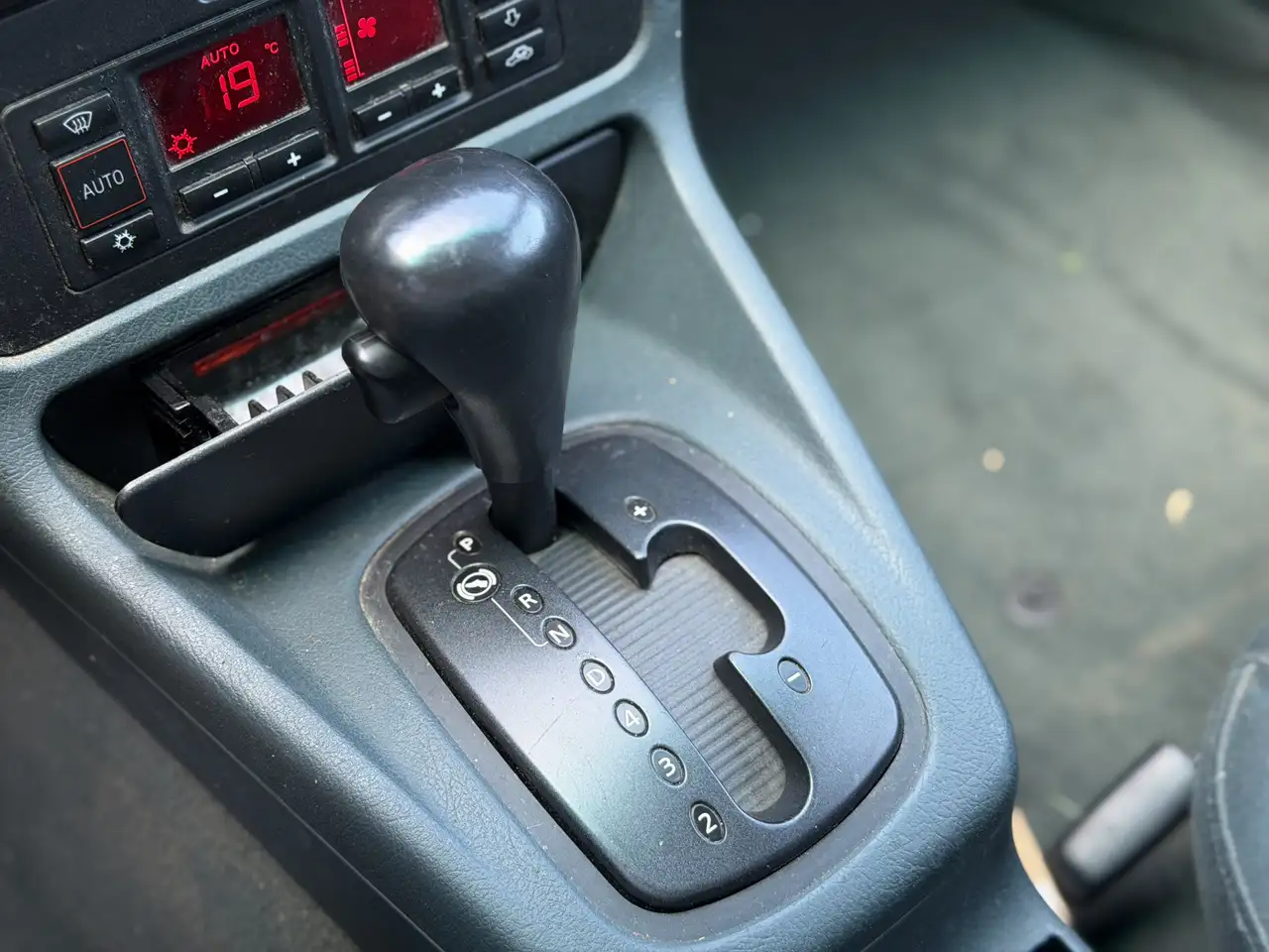 Audi A4 Limousine 2.4 V6 Advance Automaat | Climate Contro, foto 12