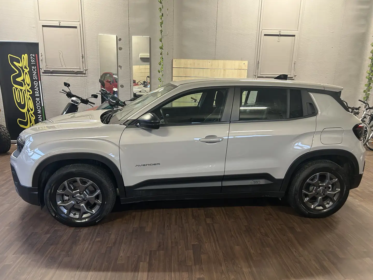 Jeep Avenger Avenger full-electric Summit fwd 156cv auto Beige - 1