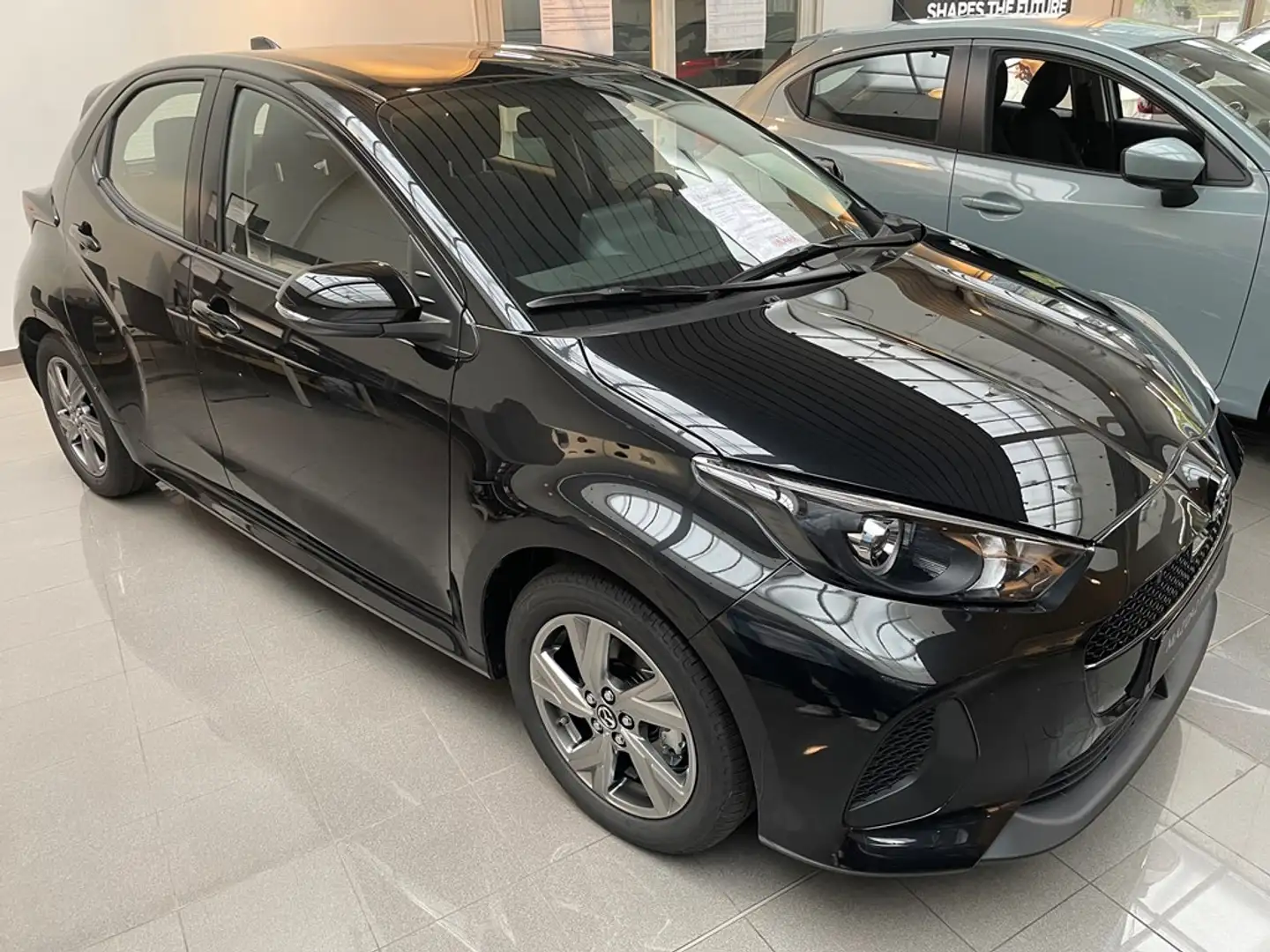 Mazda 2 Hybrid VVT-i 116 hp Exclusive-Line CVT Noir - 2