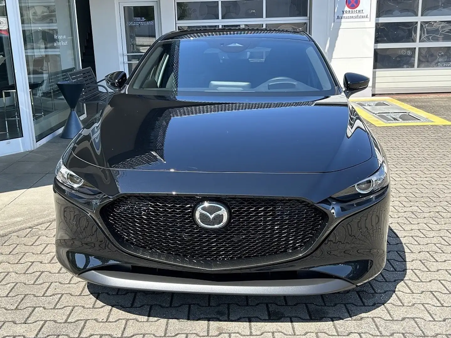 Mazda 3 2.5L e-SKYACTIV G 140 PS Exclusive-Line Zwart - 2