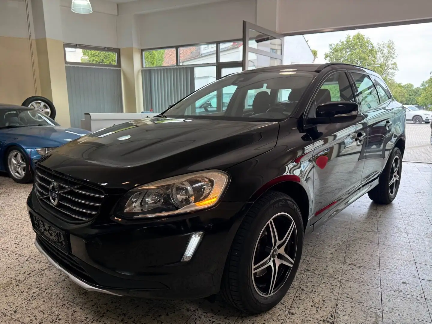 Volvo XC60 XC60 Kinetic 2WD Schwarz - 2