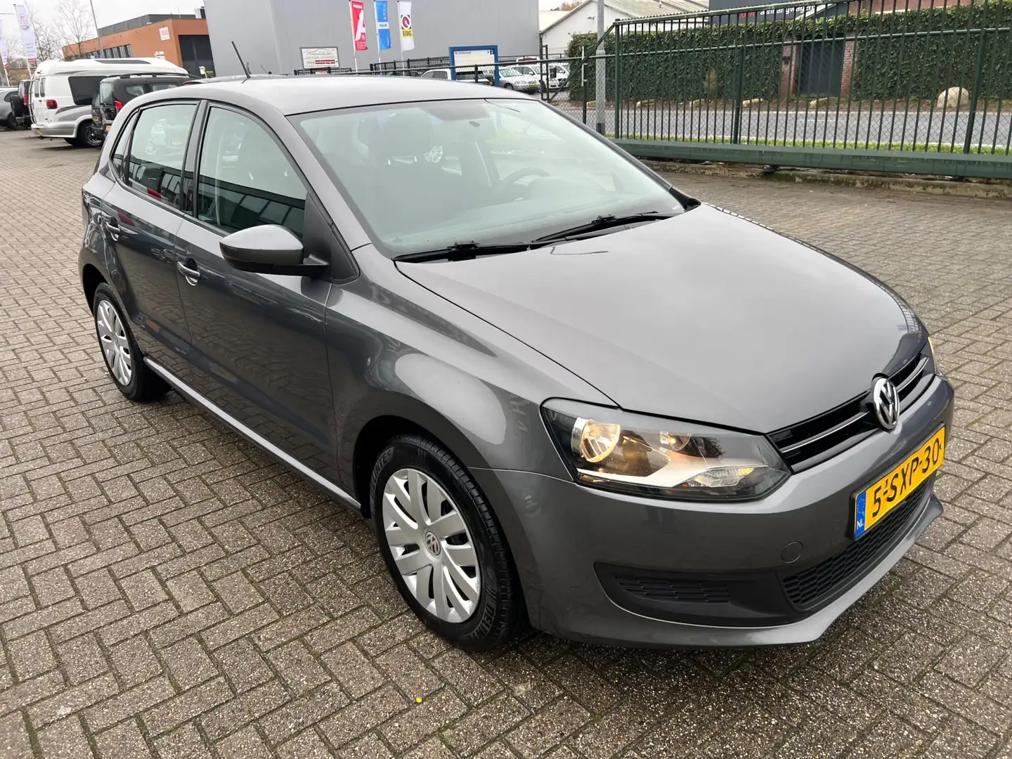Volkswagen Polo 1.2 TSI BlueMotion Edition Grijs - 2
