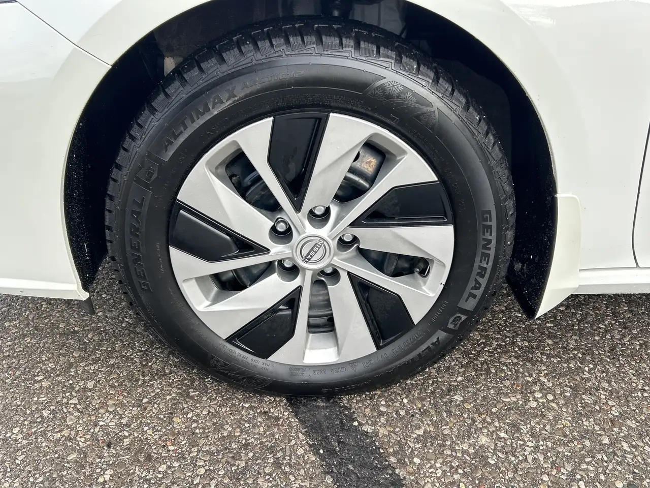 Nissan Altima снимка Nissan Altima