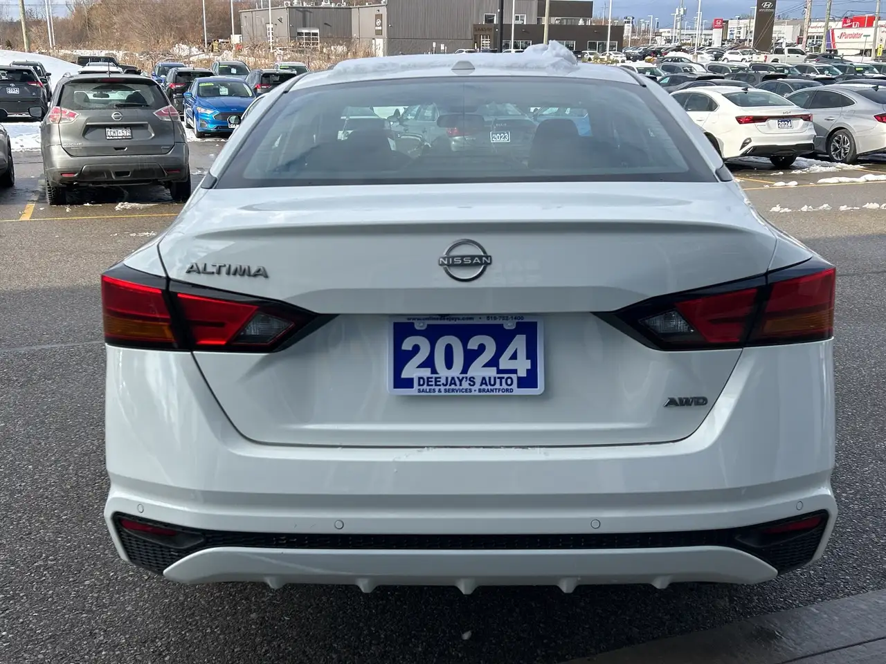 Nissan Altima снимка Nissan Altima