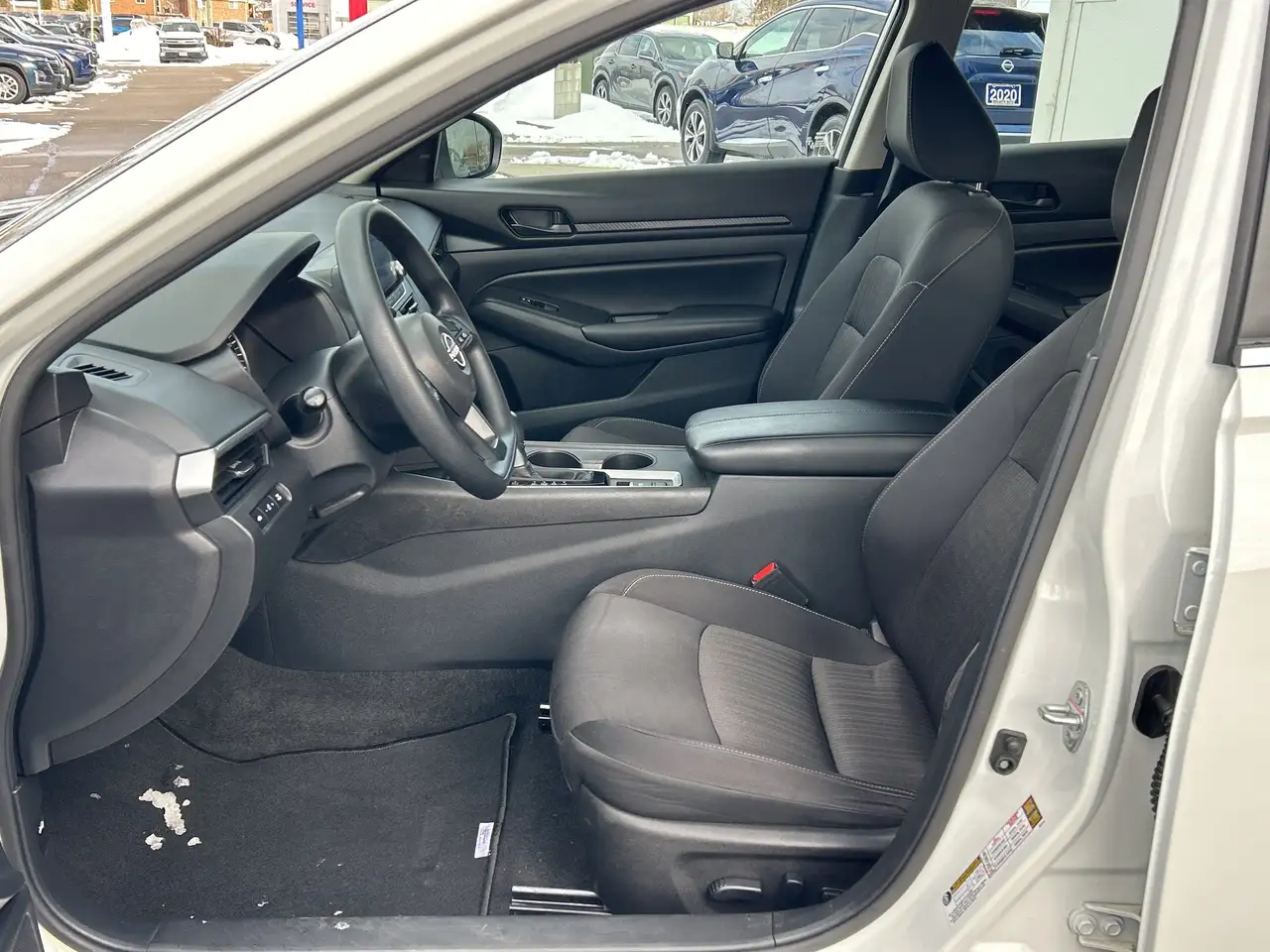 Nissan Altima снимка Nissan Altima