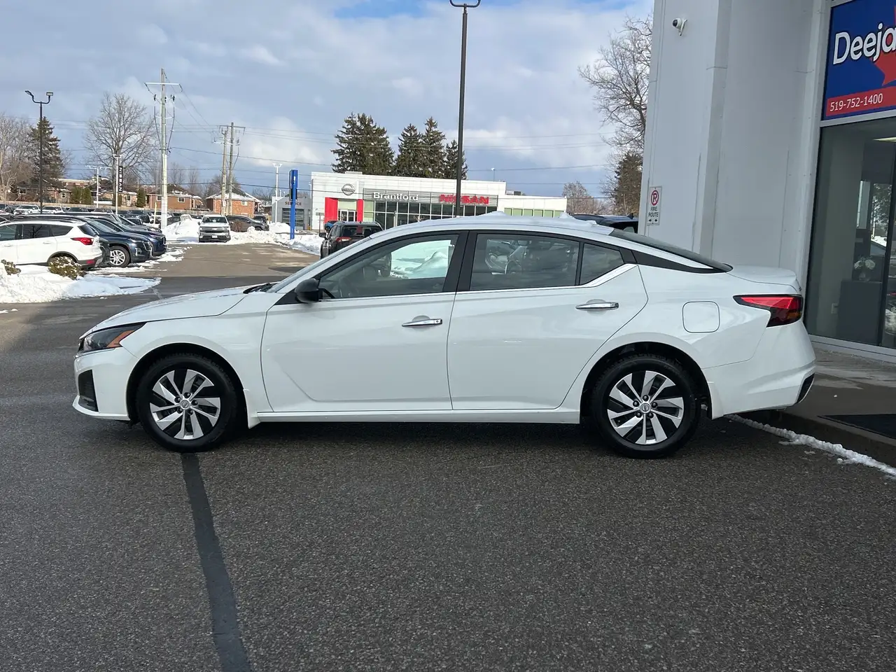 Nissan Altima снимка Nissan Altima