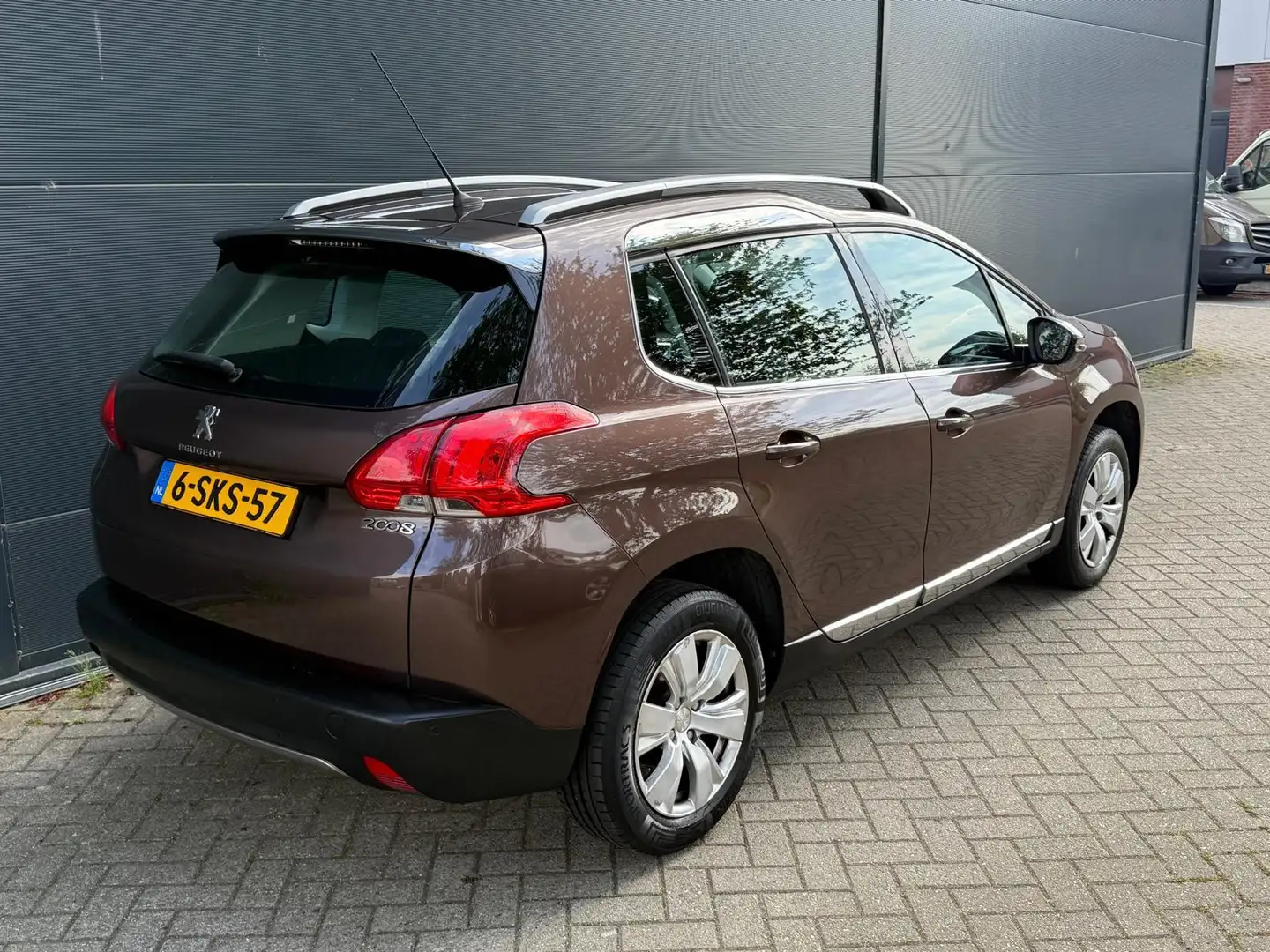 Peugeot 2008 1.2 VTi Plus/NAVI/Airco/bluetooth/parkeer sensoren Barna - 2