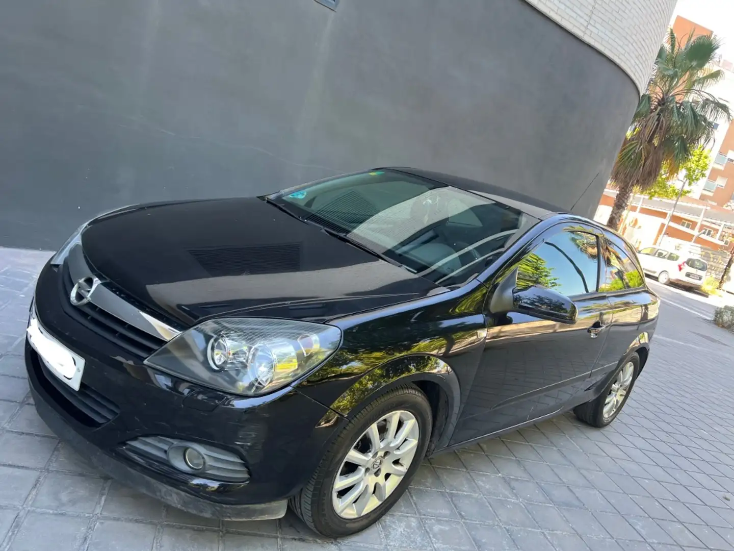 Opel Astra GTC 1.6 16v Enjoy Negro - 1